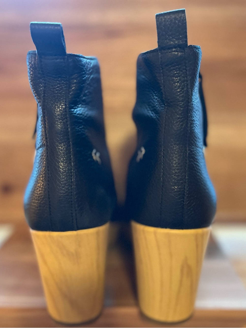 Win Over Clog Boots from Evereve by Dr. Scholl’s in Women’s Size 9 - Picture 4 of 9
